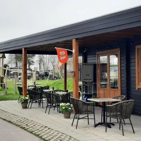 Meertje 81 Op Recreatiepark De Wielen