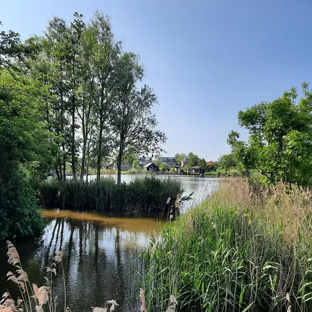 Meertje 81 Op Recreatiepark De Wielen *