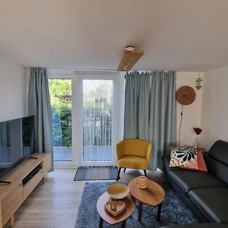Casa de Férias Meertje 81 Op Recreatiepark De Wielen *