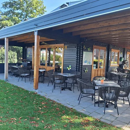 Meertje 81 Op Recreatiepark De Wielen *