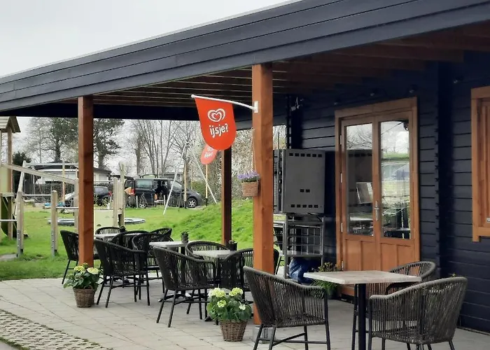 Meertje 81 Op Recreatiepark De Wielen